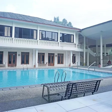 Oyo 92966 Villa Bukit Awan-3